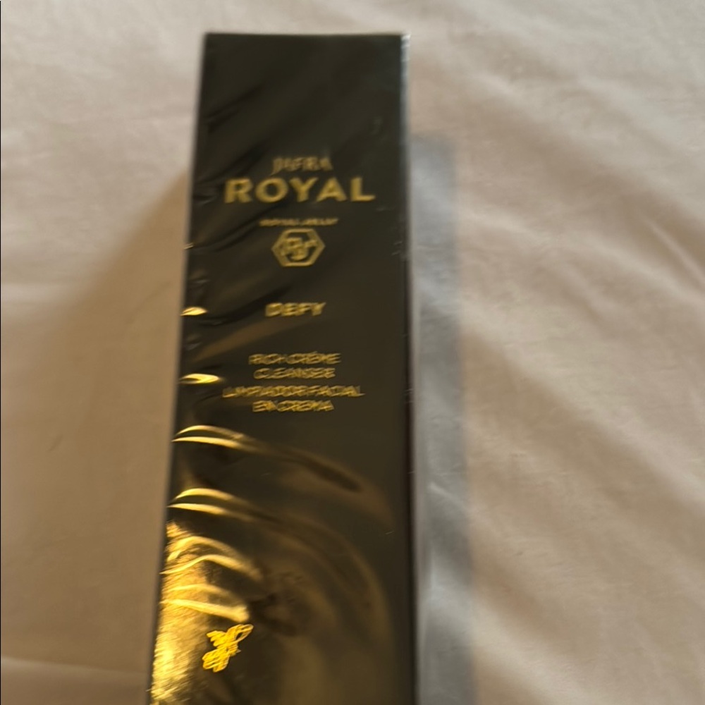 JAFRA Royal Defy Skincare - Black and Gold